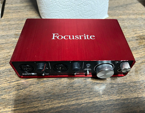 Focusrite scarlett 2i2 - scarlett,