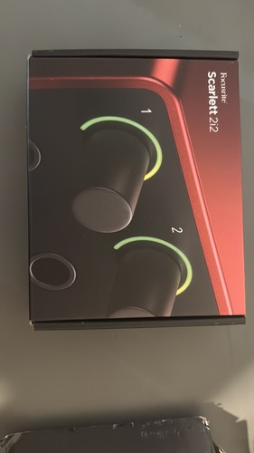 Focusrite scarlett 2i2 4th - scarlett,