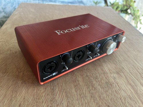 Focusrite scarlett 2i2 2x2 - focusrite, 3rd