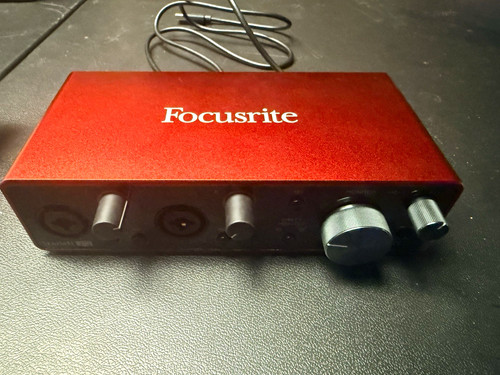 Focusrite scarlett 2i2 - focusrite,