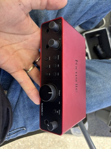 Focusrite scarlett 2i2 usb - 2i2, usb-c